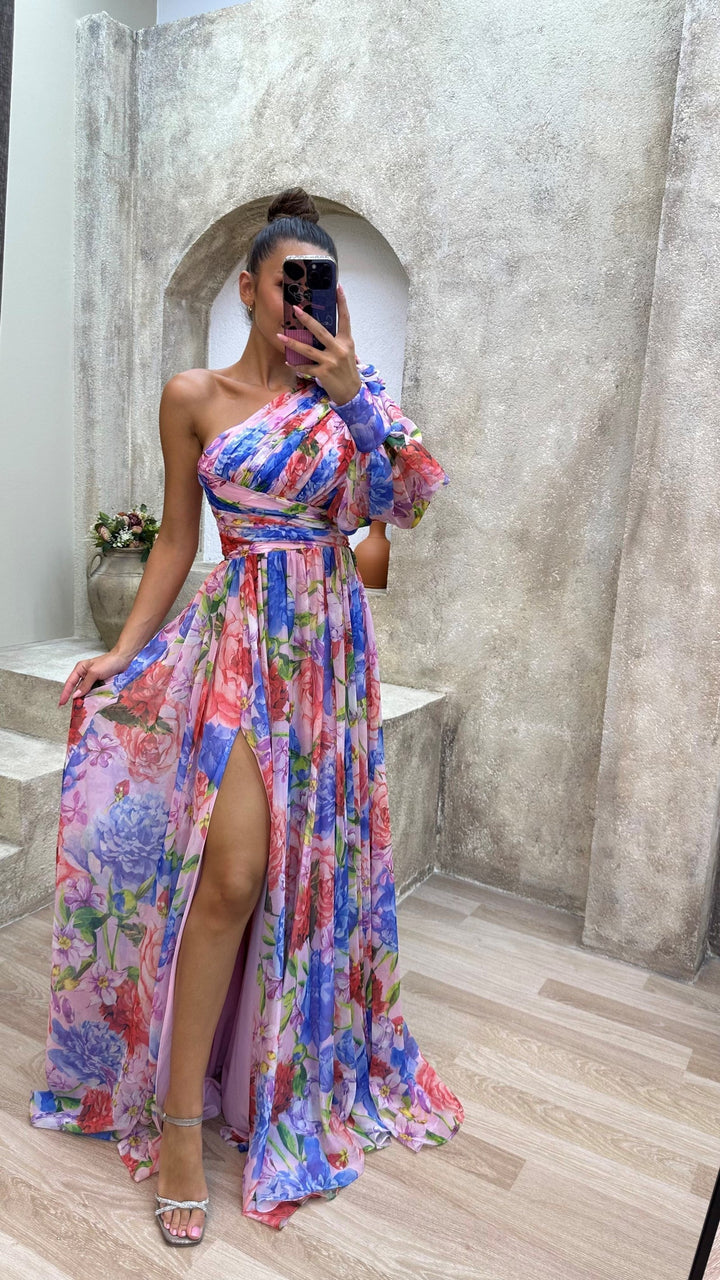Mckenzie | Stunning Flowing Gown