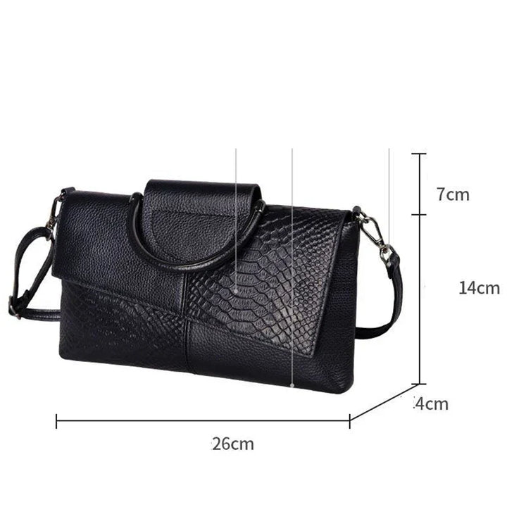 CELINE | STRUCTURED BLACK HANDBAG