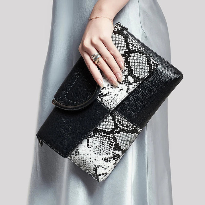 CELINE | STRUCTURED BLACK HANDBAG