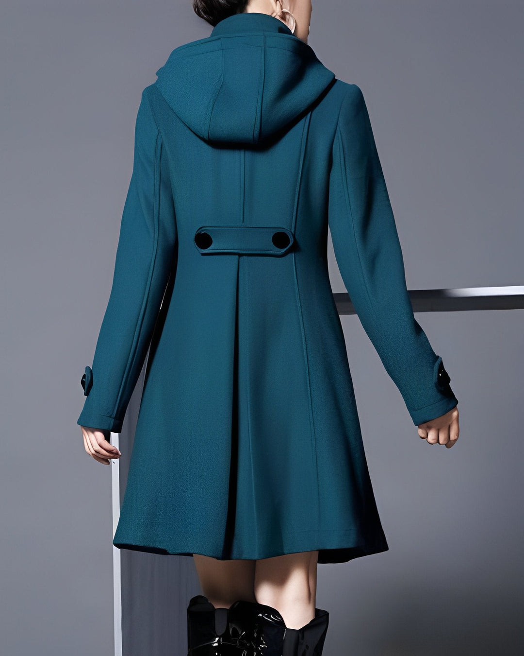Solvara™ – Stylish jacket with pockets and hood